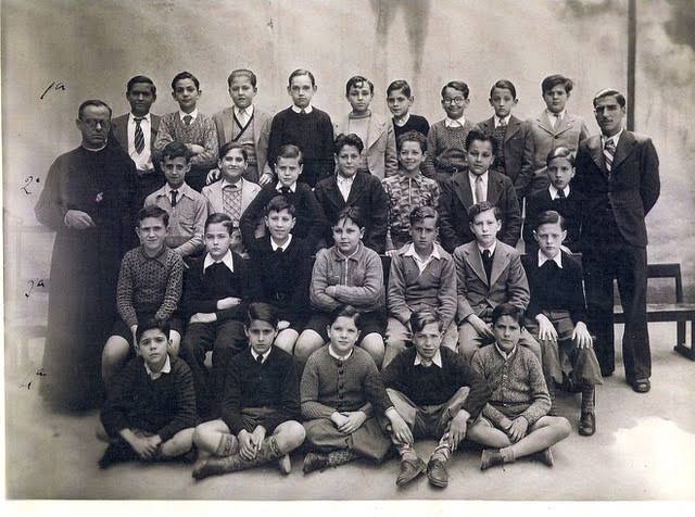 Joan Roig i Diggle in a class photograph at the Piarist school of El Masnou